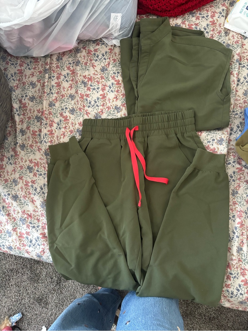 Figs Dark Olive set